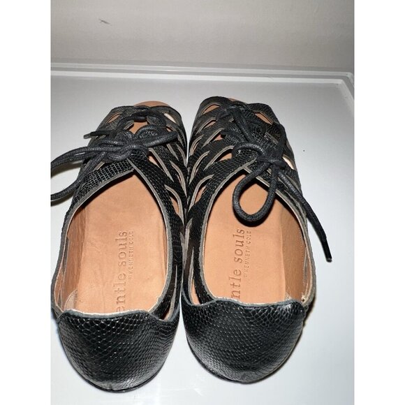 GENTLE SOULS by Kenneth Cole Betsi Flat Lace-up Sandal Sandal Black Sz 9M - Picture 12 of 13